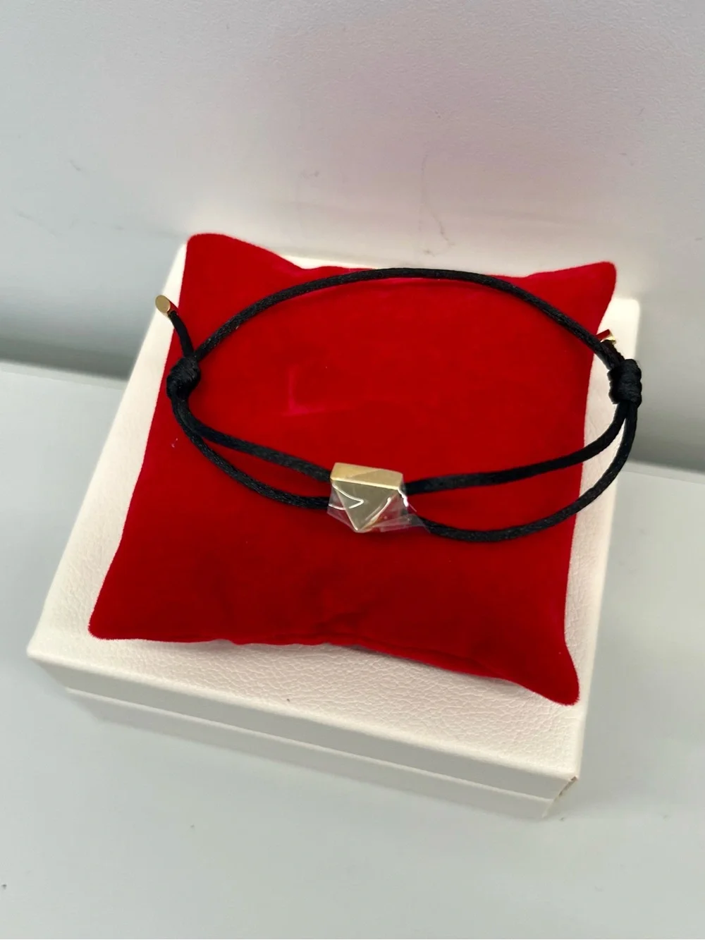 NWT - Valentino Garavani Roman Stud Cord Bracelet - Friends of the House - Gift - Picture 7 of 11